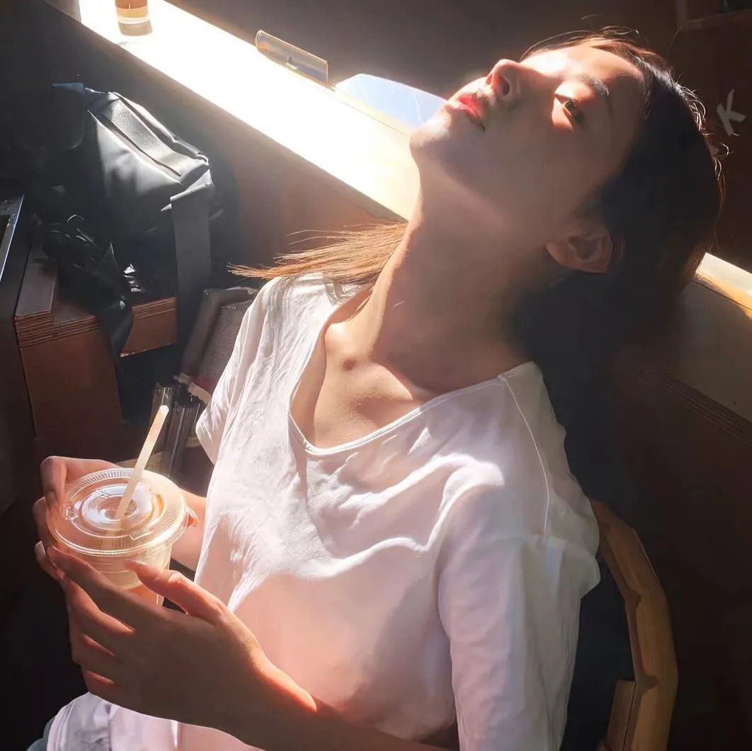 蕾蒙娜和姐姐